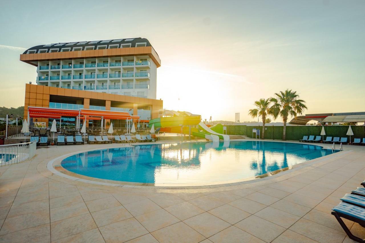 Throne Beach Resort & Spa Sidé Extérieur photo